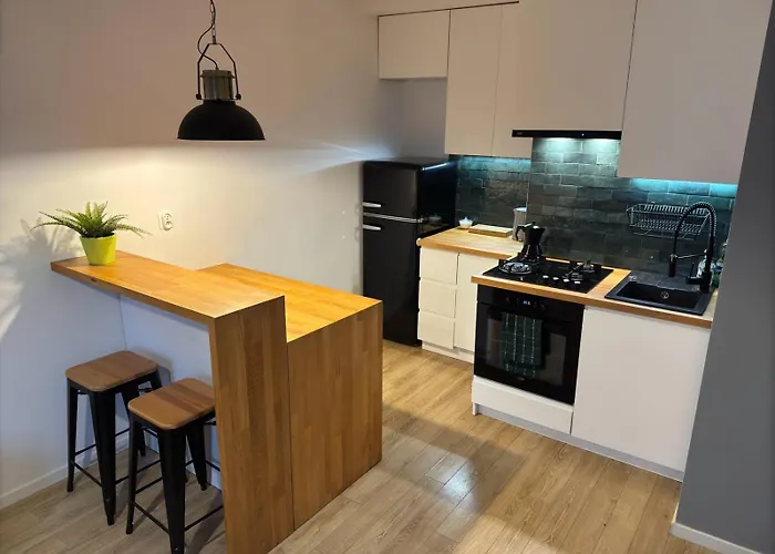 Nowolipie 16, Center *