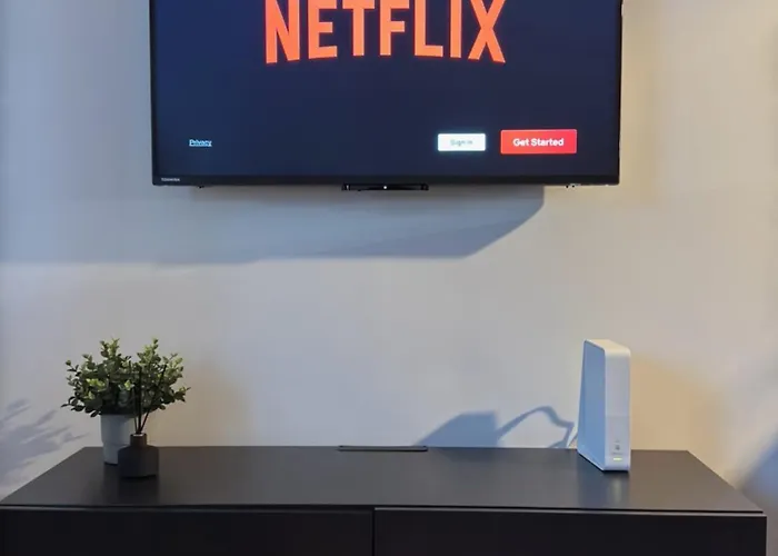 Nowolipie 16, Center *