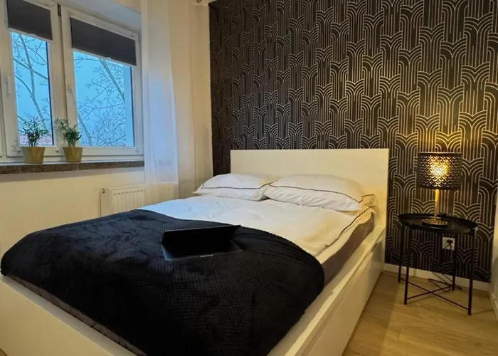 Nowolipie 16, Center * Warszawa